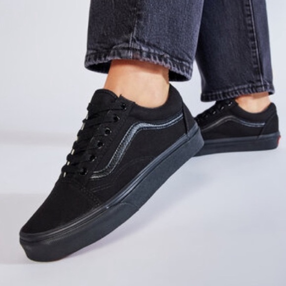 Vans Womens Old skool Triple Black VN000D3HBKA - Picture 2 of 5